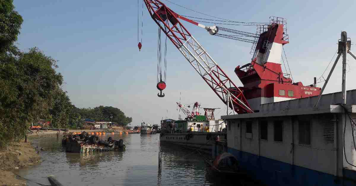Private company begins salvage work of sunken ferry Shah Amanat